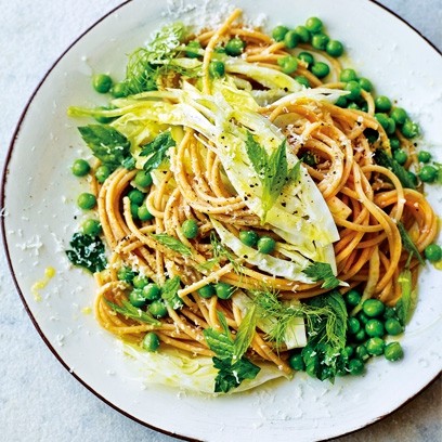 Pasta with peas, fennel, mint & parsley