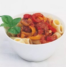 Pasta with pepper relish