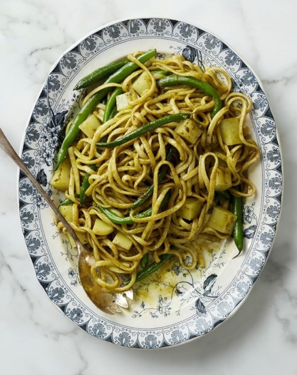 Pasta with pesto, potatoes & green beans (Trenette al pesto) 