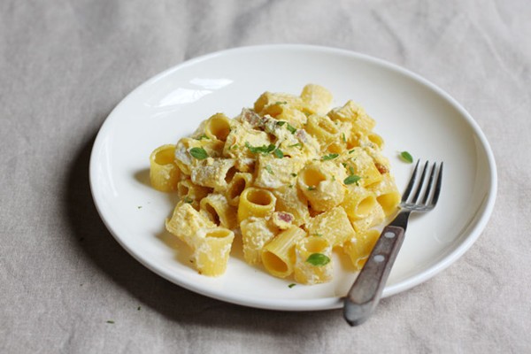 Pasta with ricotta and saffron