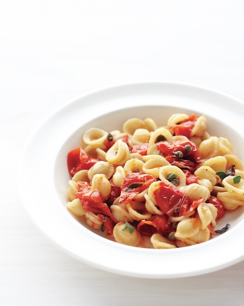 Pasta with roasted tomatoes and capers
