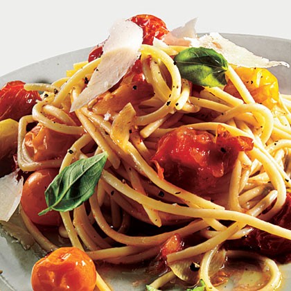 Pasta with roasted tomatoes and garlic