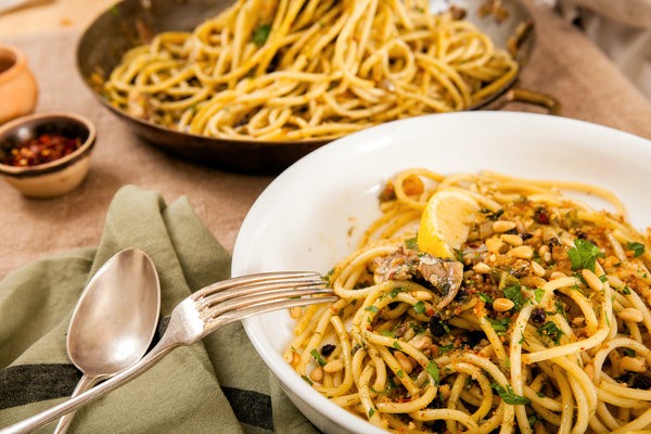 Pasta with sardines and fennel