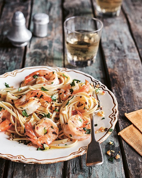 Pasta with shrimp, garlic, and parsley