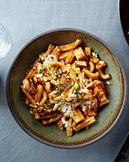 Pasta with spicy tofu and pistachios