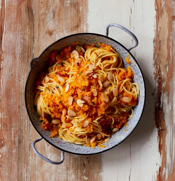 Pasta with squash, Parmesan and almonds