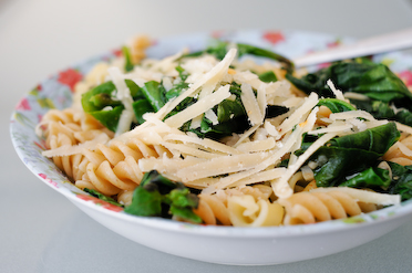 Pasta with tetragon (New Zealand spinach)