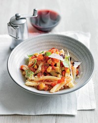 Pasta with tomato and black olive sauce