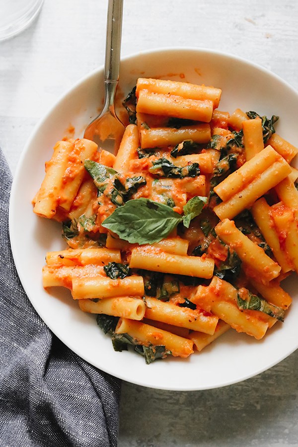 Pasta with tomato-basil cream sauce