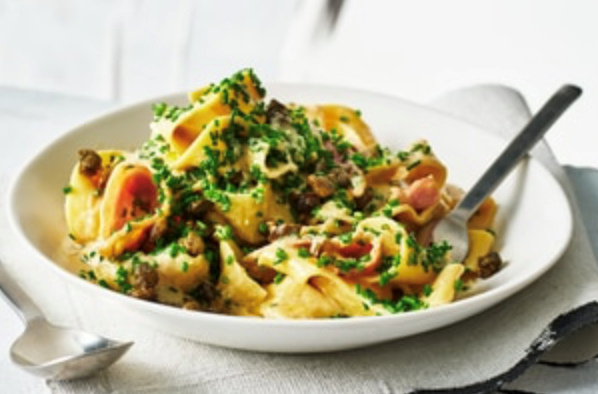 Pasta with tuna sauce (Pappardelle al sugo tonnato)