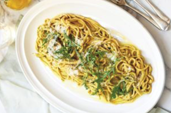 Pasta with walnut and rocket pesto and vino cotto (Pasta con pesto alle noci e rucola e vincotto)