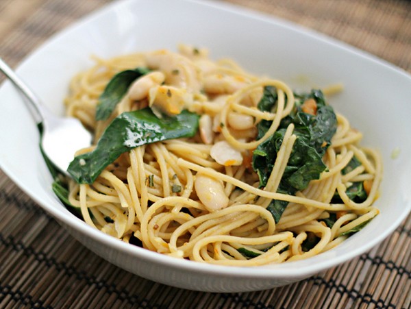 Pasta with white beans, kale and garlic-rosemary oil