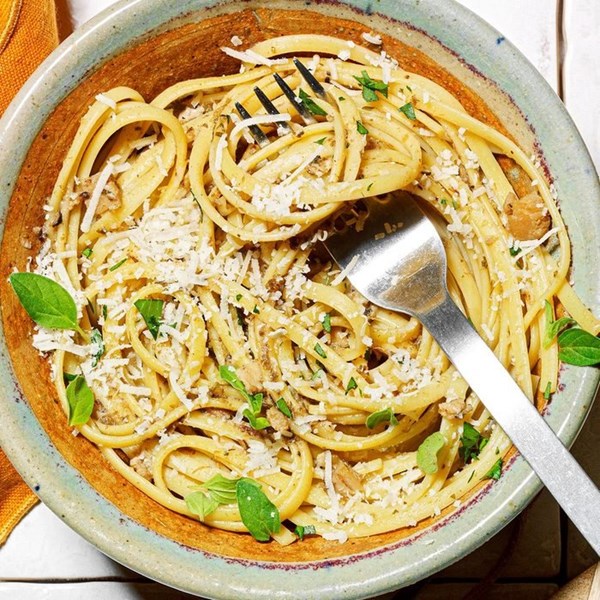 Pasta with white clam sauce