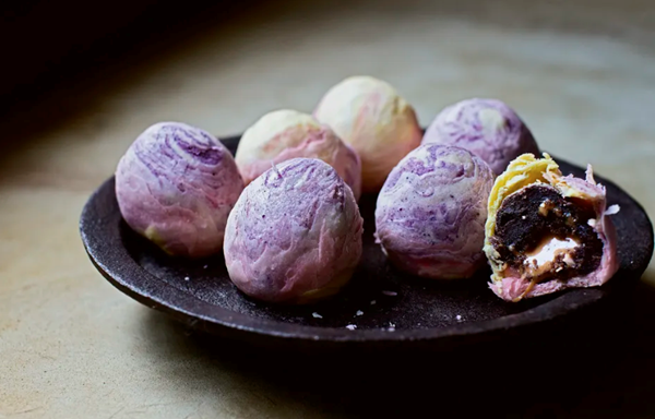 Pastel Easter egg pastries
