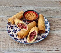 Pastırma pastry parcels (Paçanga böreği)