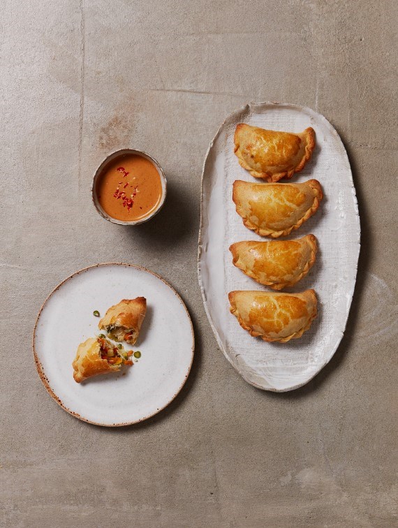Pastry with vegetables and rice noodles (Pastel sayuran dan bi hun)