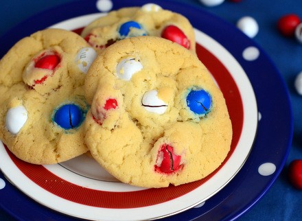 Patriotic peanut M&M cookies