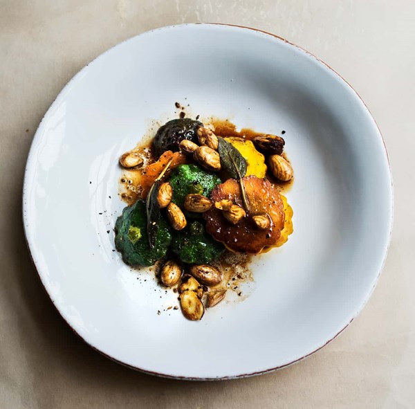 Patty pan with cobnuts
