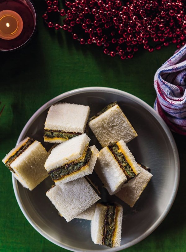 Paua fritter sandwiches with smoked chipotle mayonnaise