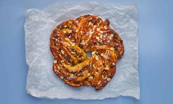 Paul’s apricot couronne – series 4