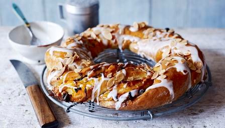 Paul's apricot couronne