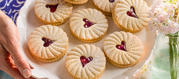 Paul's jammy biscuits