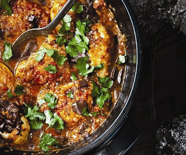 Paul's Venezuelan chocolate chilli chicken