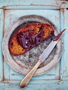 Pauper's toast with chocolate