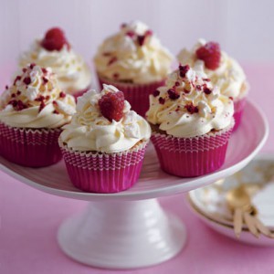 Pavlova cupcakes