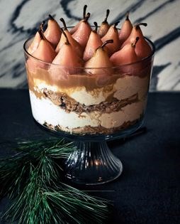 Pavlova trifle with poached pears
