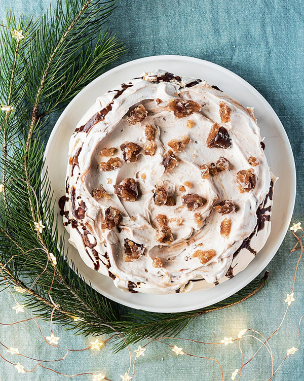 Pavlova with candied chesnuts