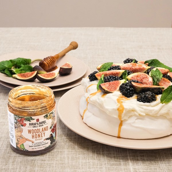 Pavlova with cardamom coconut whipped cream