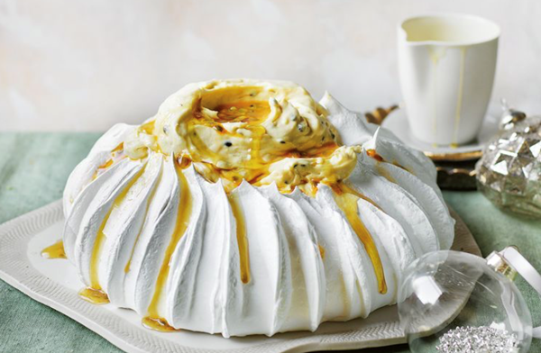 Pavlova with passionfruit and caramelised honey mousse