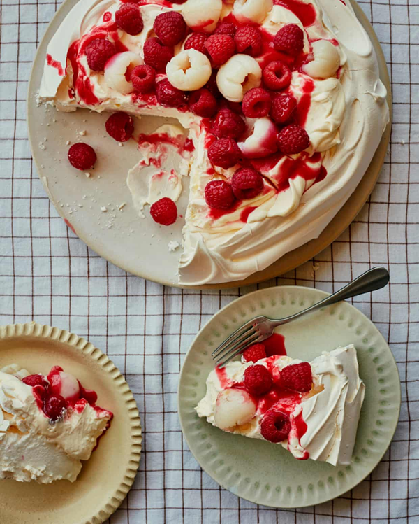 Pavlova with raspberries and lychees