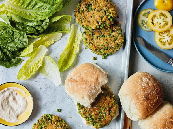 Pea & cheddar burgers