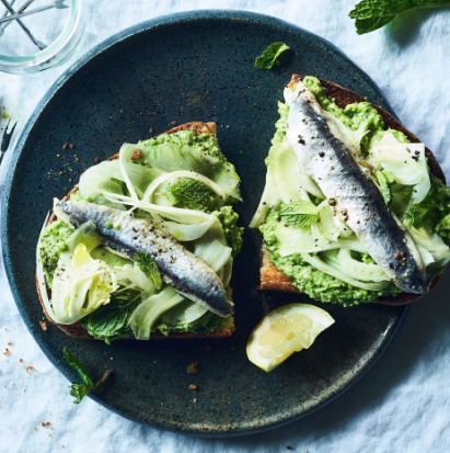Pea & fennel toasts with sardines