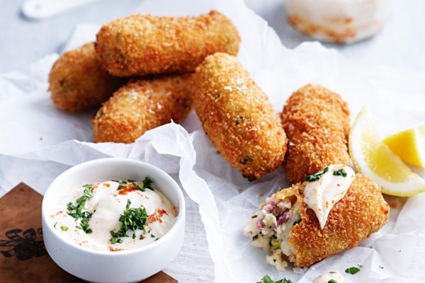 Pea & ham croquettes with fiery aioli
