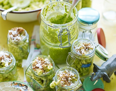Pea & Popeye pesto pasta
