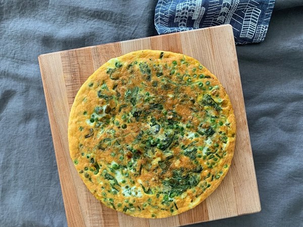 Pea and arugula frittata