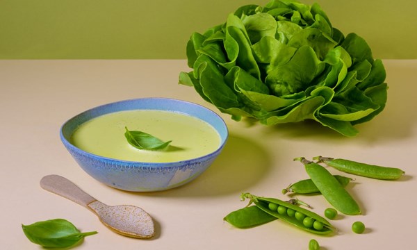 Pea and lettuce soup