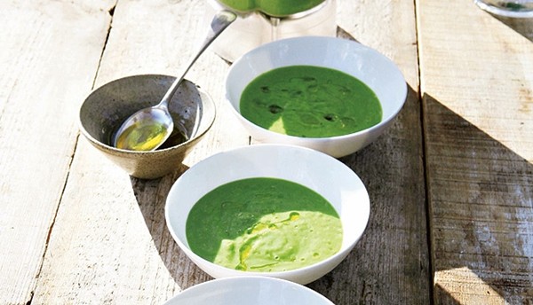 Pea and spinach soup