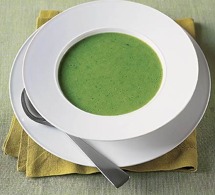 Pea and tarragon soup