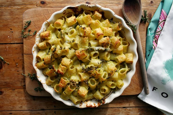 Pea, asparagus and Greek yoghurt pasta bake