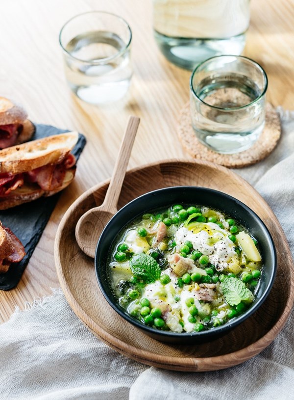 Pea, bacon and mint soup
