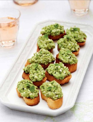 Pea, feta and mint toasts