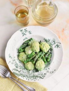 Pea gnudi with asparagus and garlic butter