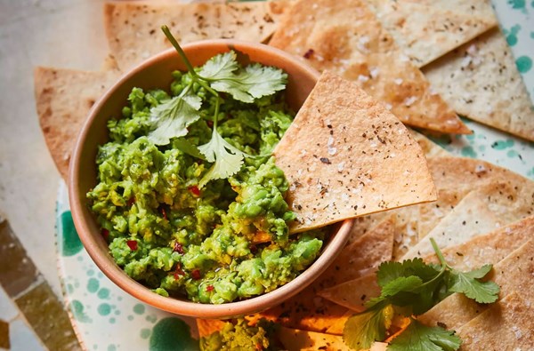 Pea 'guacamole' with homemade tortilla chips