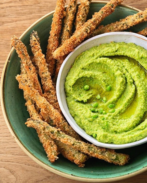 Pea houmous with crispy asparagus 