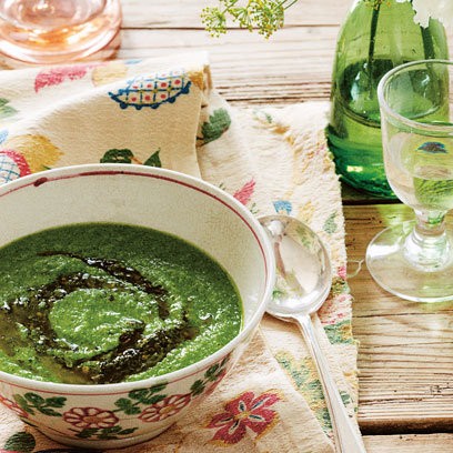 Pea, pesto and rocket/arugula soup