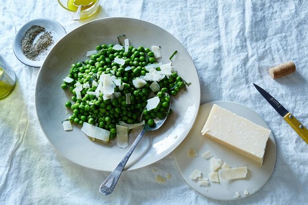 Pea salad with Parmesan and mint